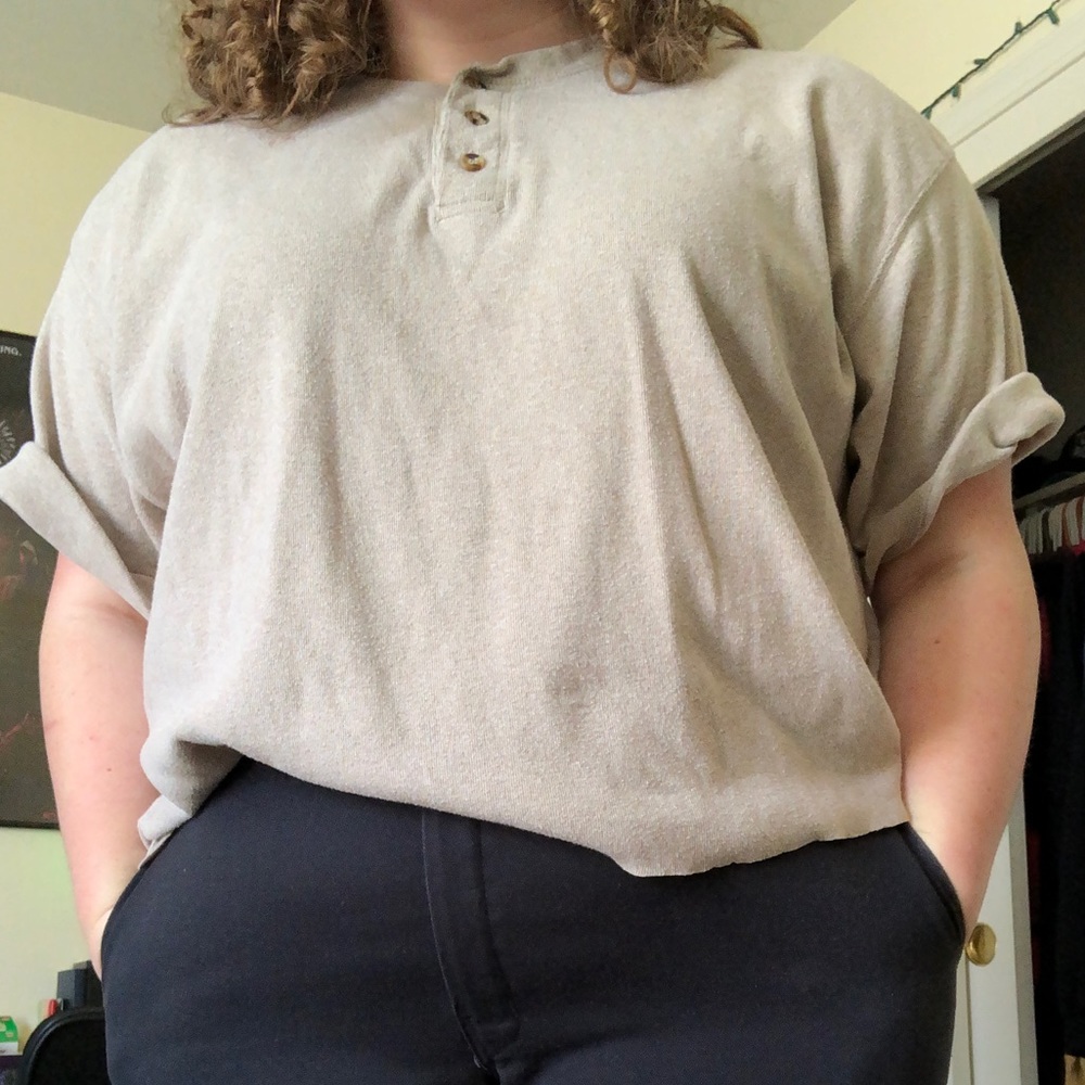 A cropped Basic Editions beige t-shirt